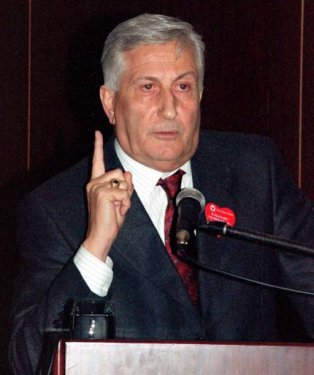 Kare kare Emekli Orgeneral Çevik Bir