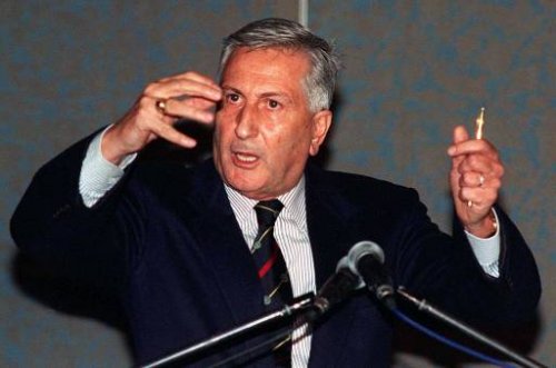 Kare kare Emekli Orgeneral Çevik Bir