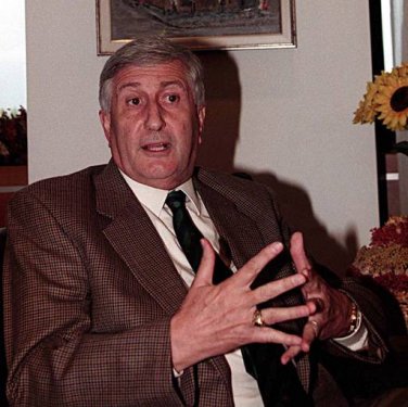 Kare kare Emekli Orgeneral Çevik Bir