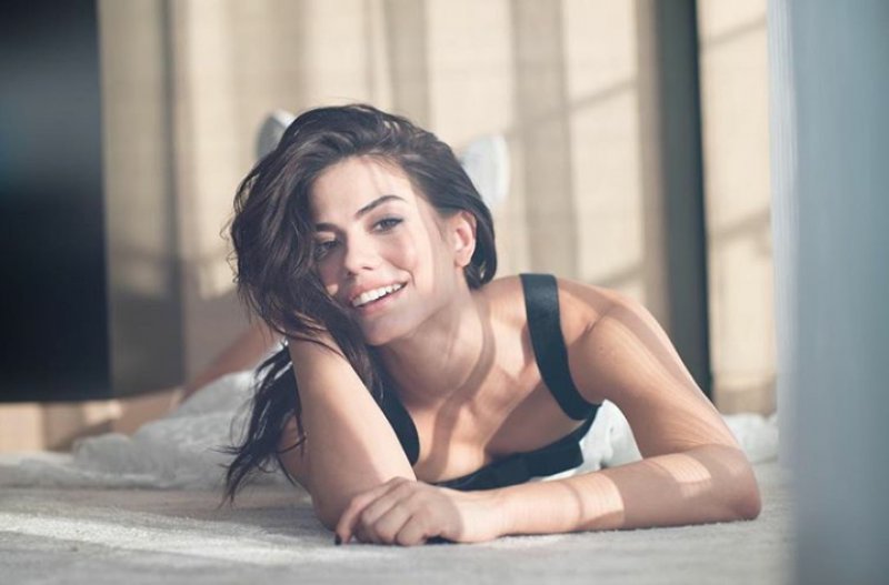 Demet Özdemir tatil özlemini dile getirdi 