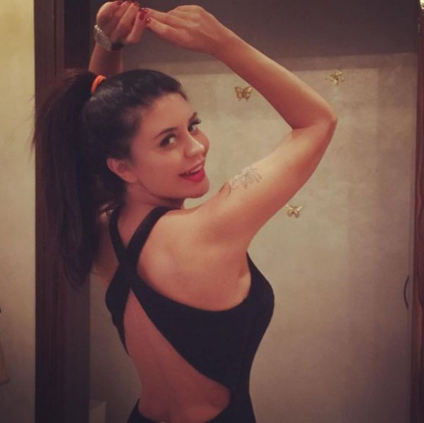 Ebru Polat kapak kızı oldu 