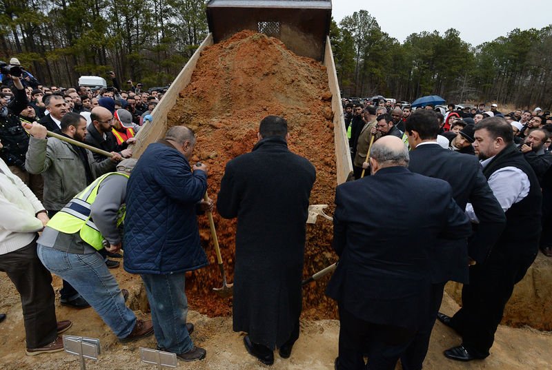 ABD'de öldürülen 3 Müslüman genç toprağa verildi