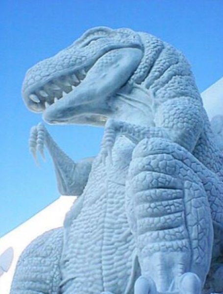 Kardan yapılan ilginç heykeller 