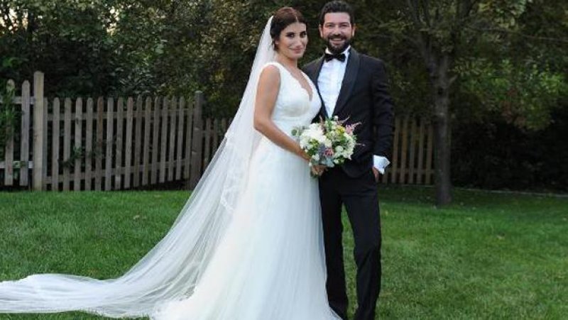 İrem Derici balayından fotoğraf paylaşıyor