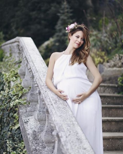 Güzel oyuncu İpek Usta doğum için gün sayıyor