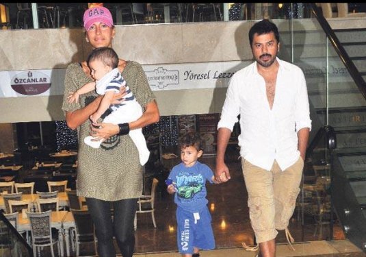 Çağla Şikel zamana meydan okuyan ünlülerden