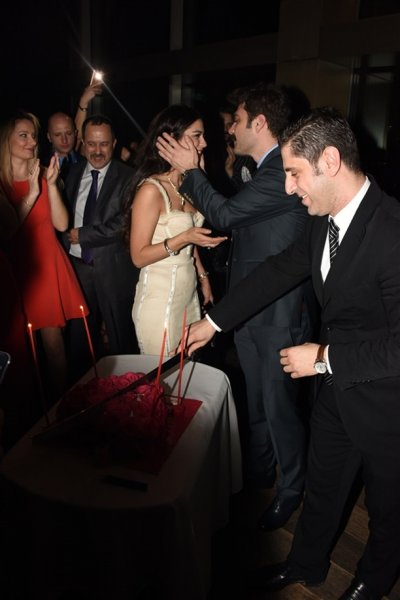 Şahin Irmak ile Asena Tuğal nişanlandı