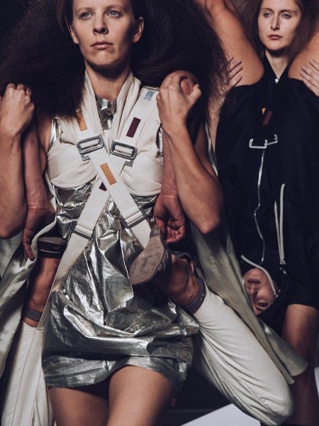 Paris Moda Haftası'nda ilginç defile