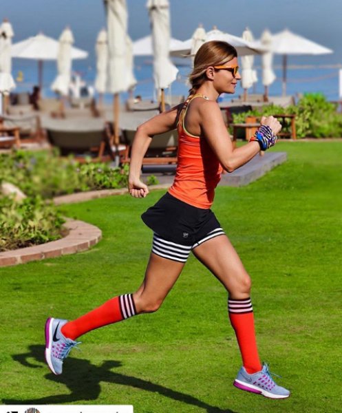 Ece Vahapoğlu dünya evine girdi