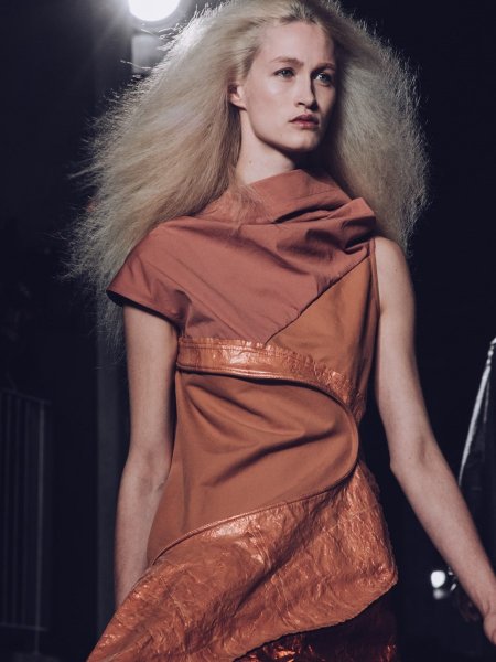 Paris Moda Haftası'nda ilginç defile