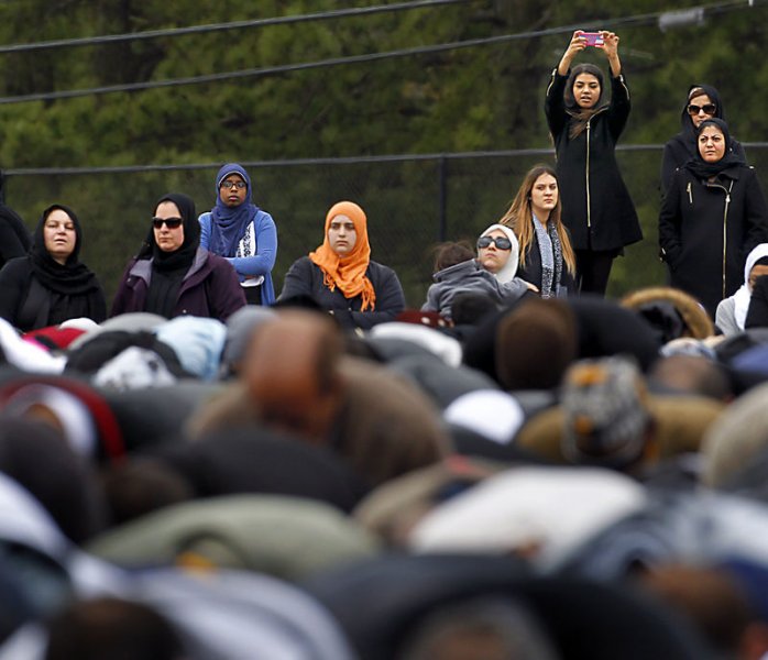 ABD'de öldürülen 3 Müslüman genç toprağa verildi