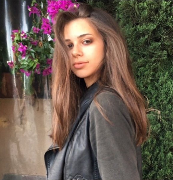 Defne Samyeli'nin kızı Deren Talu okulu bıraktı 