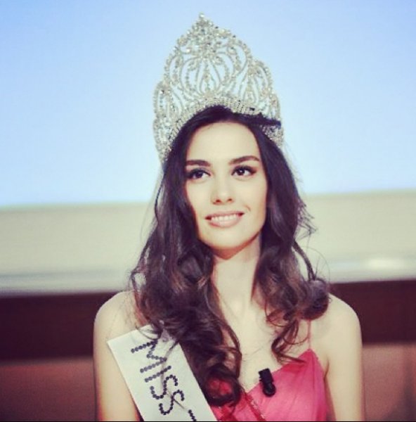 Gökhan Keser ile Rüveyda Öksüz ayrıldı 