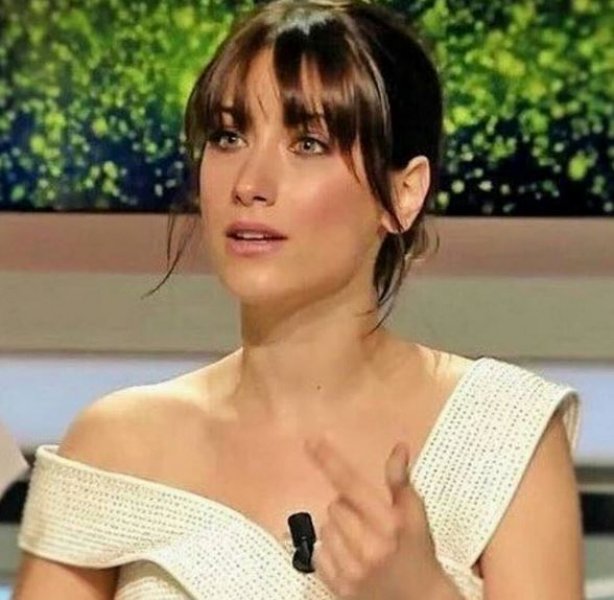 Hazal Kaya'nın son hali hayranlarını şaşırttı 