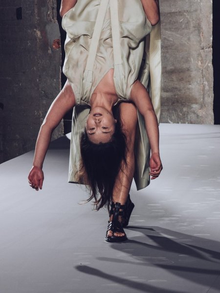 Paris Moda Haftası'nda ilginç defile