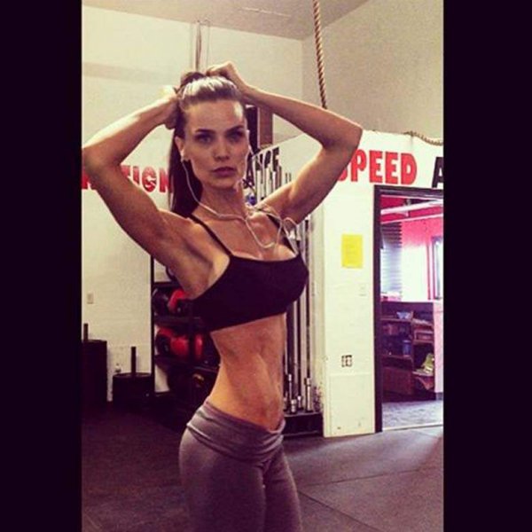 Genç öğretmen Mindi Jensen ön yargı kurbanı oldu