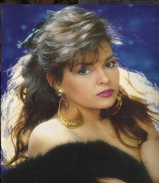 Eski Türkiye güzeli Aydan Şener yıllara meydan okuyor 