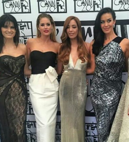 Azra Akın Cannes'da