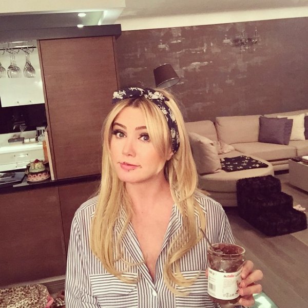 Ünlü sunucu Ece Erken boşanıyor