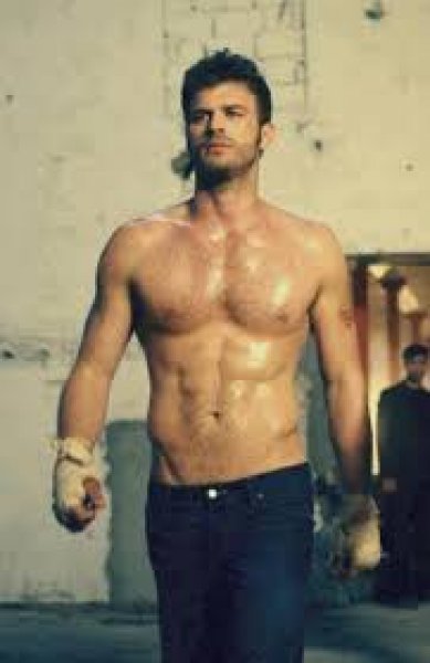 Kıvanç Tatlıtuğ imaj değiştirdi