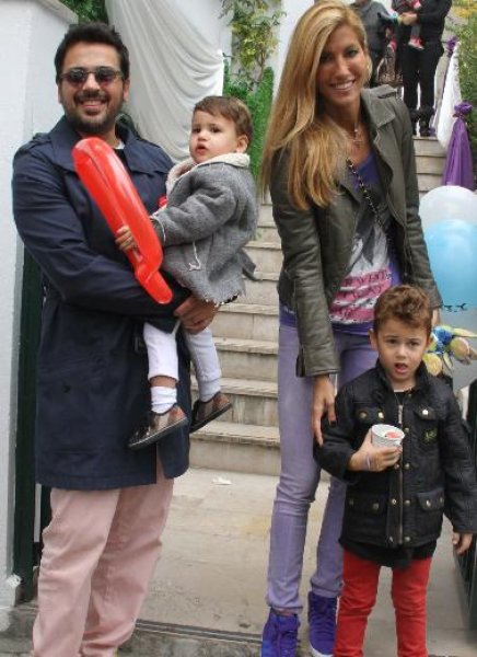 Çağla Şıkel çocuklarıyla Bebek turunda