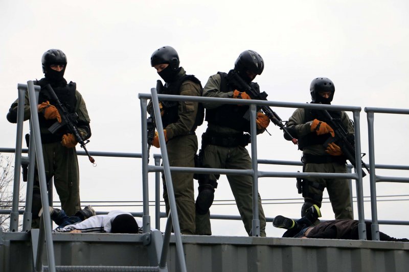 SAT komandolarından nefes kesen tatbikat