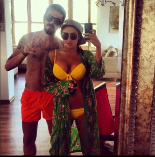 İdo'nun yeni tarzının sebebi sevgilisi çıktı