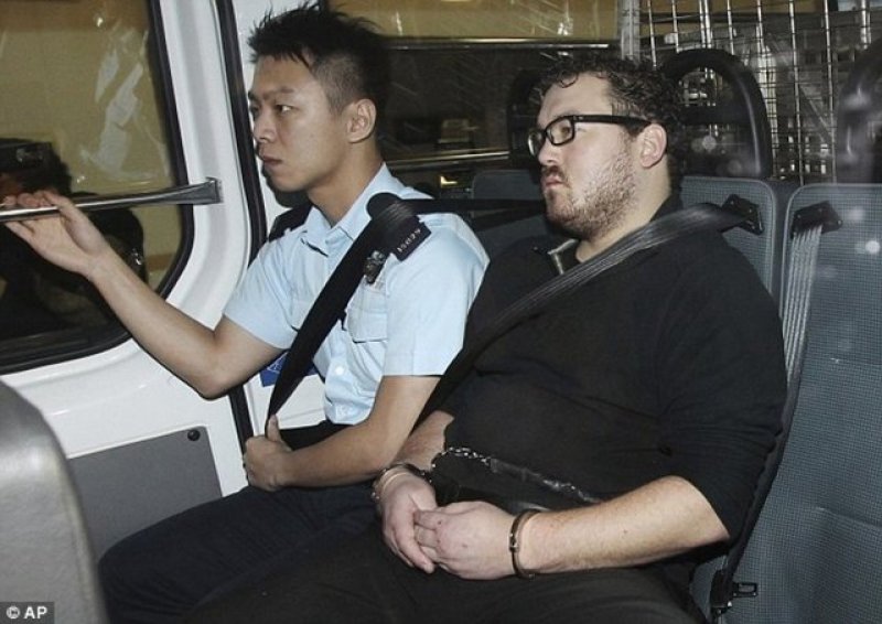 Cambridge mezunu bankacının evinde kadın cesedi bulundu