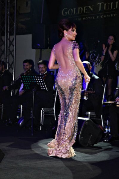 Ebru Yaşar imaj yeniledi 