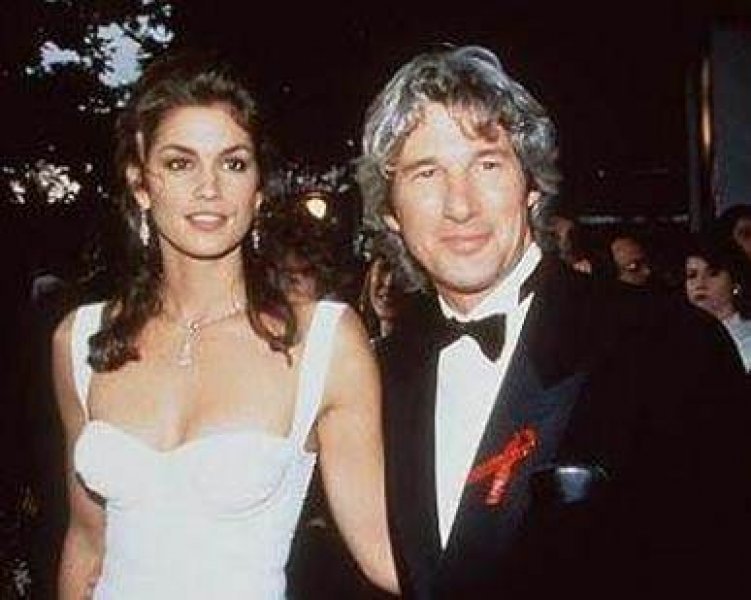 Genç yaşta evlenen ünlüler