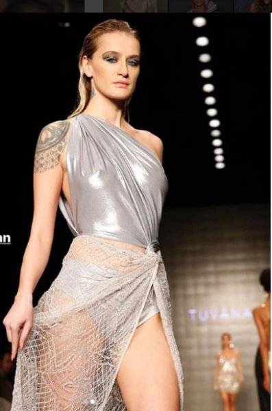 Çağla Şıkel meslektaşı Didem Soydan'ı gölgede bıraktı 