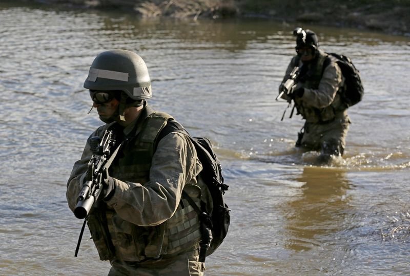 TSK'nın özel timinden nefes kesen görüntüler