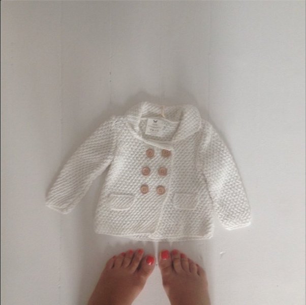 Hande Ataizi anneliğin tadını çıkarıyor 