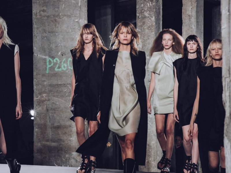 Paris Moda Haftası'nda ilginç defile