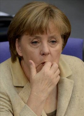 Angela Merkel fena yakalandı