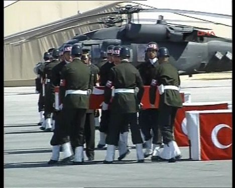 8 şehit için Van'da askeri tören