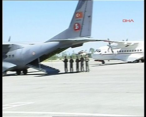 8 şehit için Van'da askeri tören