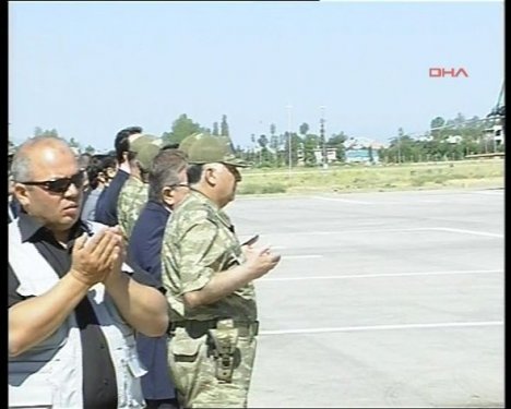 8 şehit için Van'da askeri tören