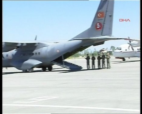 8 şehit için Van'da askeri tören