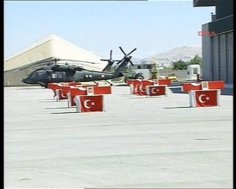 8 şehit için Van'da askeri tören