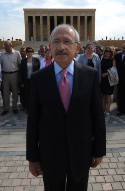 Kılıçdaroğlu yeni MYK'yı alıp Anıtkabir'e çıktı