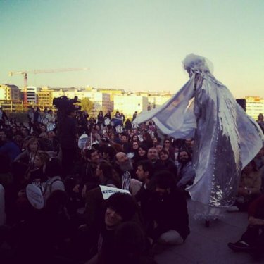 Tiyatrocular eylemde