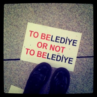 Tiyatrocular eylemde