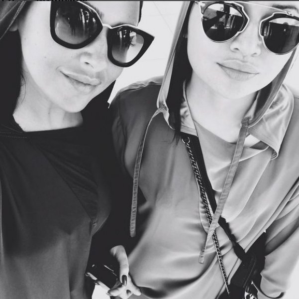 Dubai'ye giden Hadise çarşafa girdi 