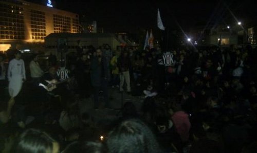 Tiyatrocular eylemde