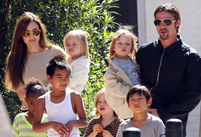 Angelina Jolie çocuklarıyla birlikte görüntülendi