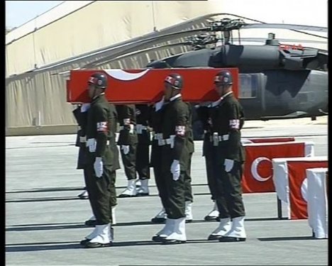 8 şehit için Van'da askeri tören