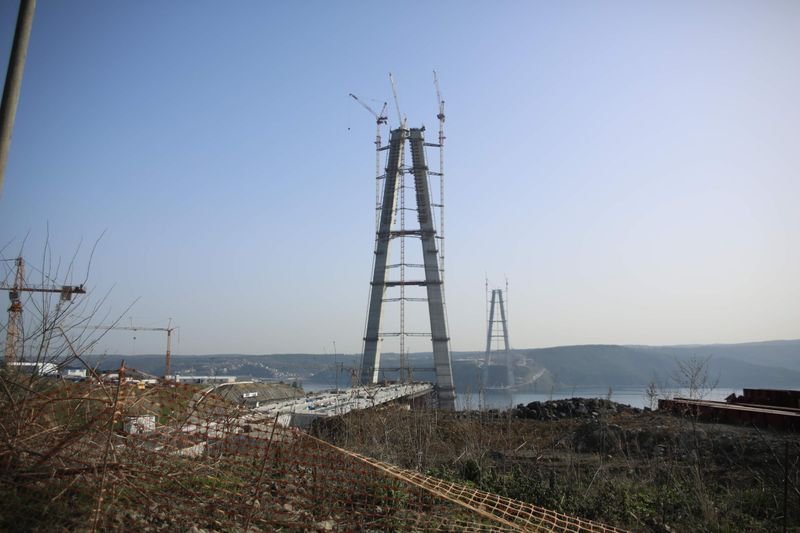 3. Köprüye ilk çelik tabliyeler yerleştirildi