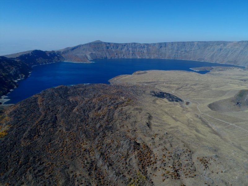 Türkiye'nin en büyük krater gölü: Nemrut