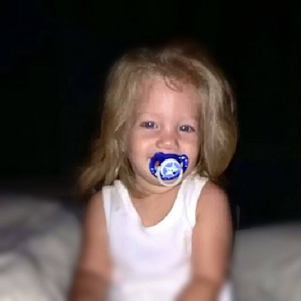 Yasemin Ergene çocuklarıyla podyumda